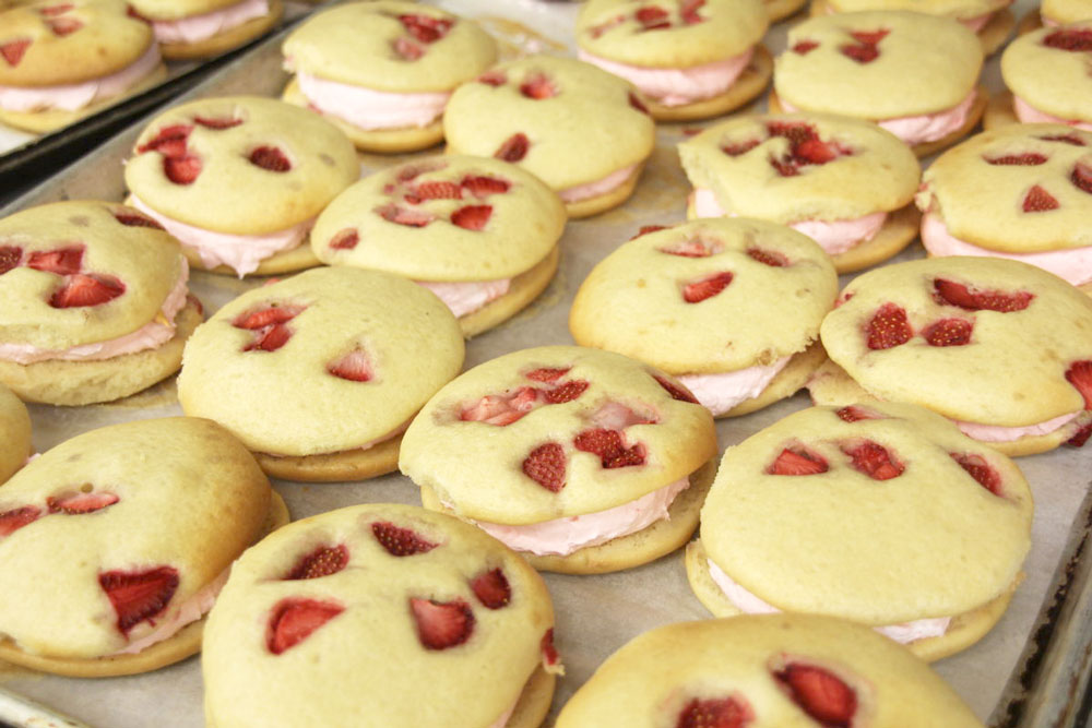 Strawberry Whoopie Pies